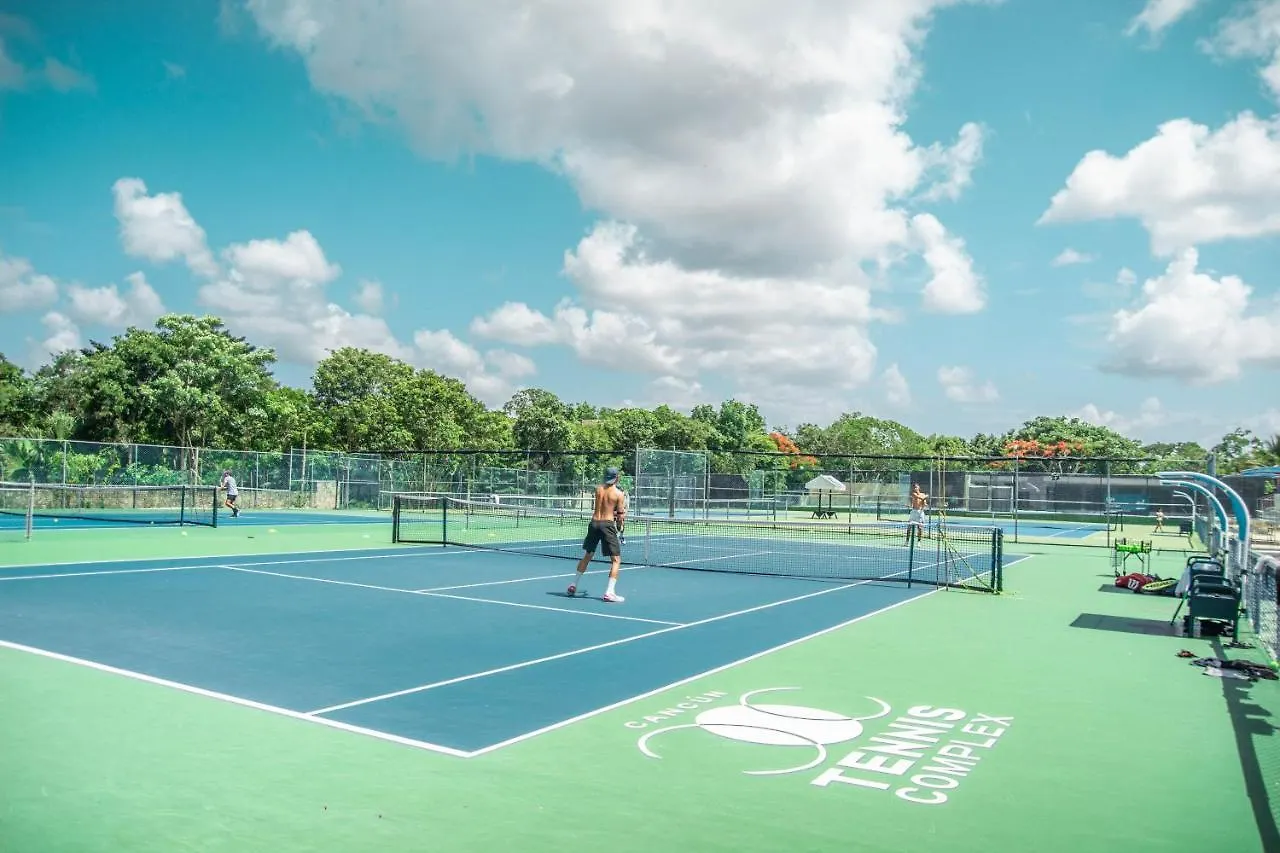 Cancun Tennis Inn 4*,  Mexico