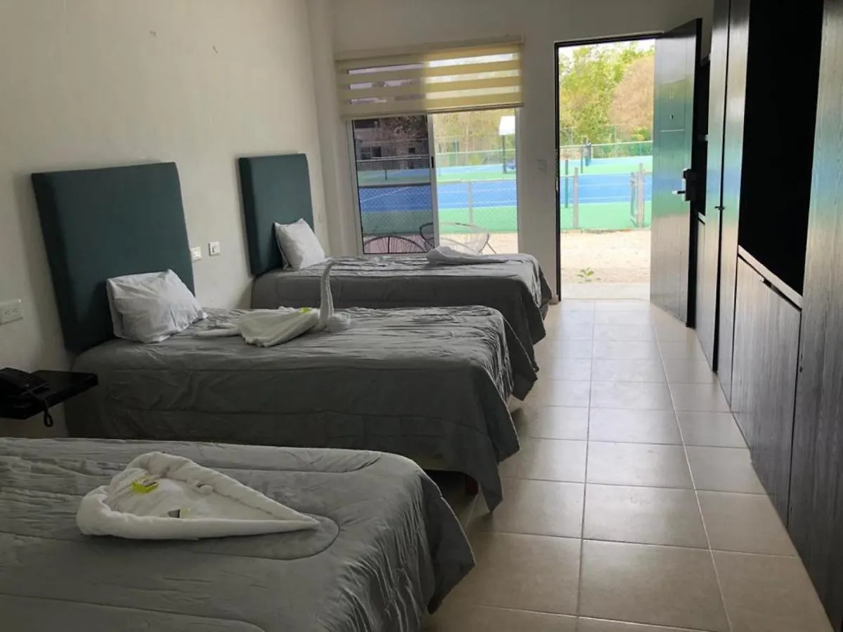 Cancun Tennis Inn 4*,